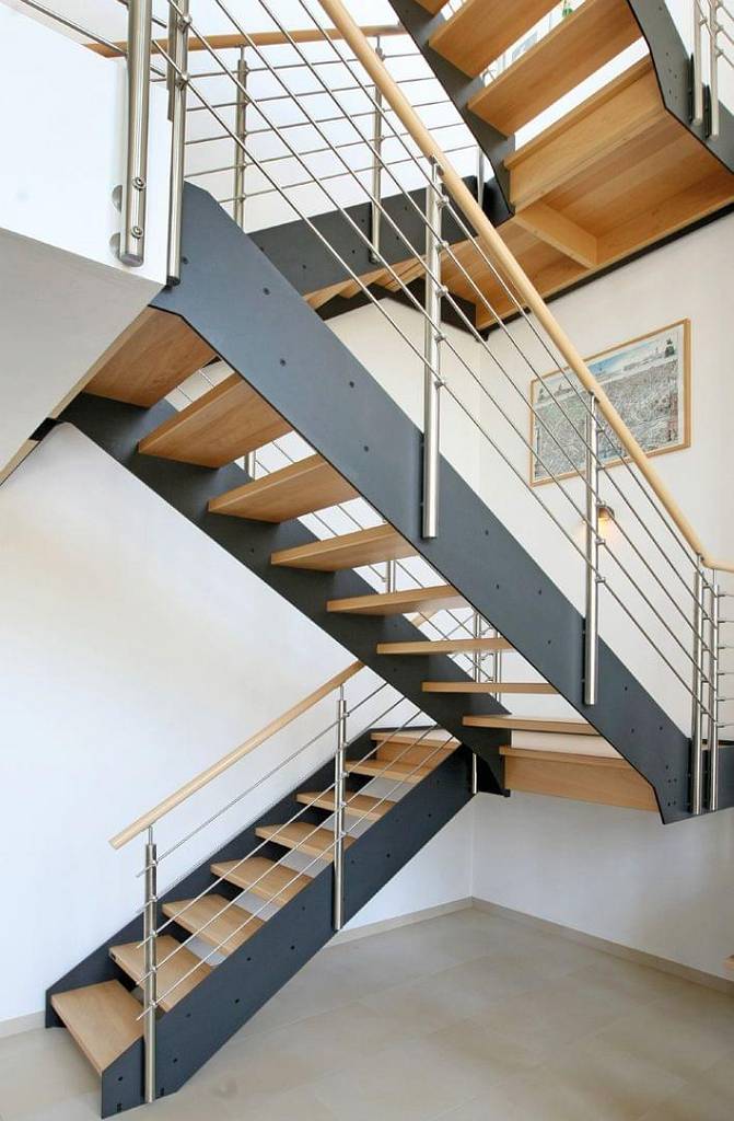 Stahltreppe mit Holzbelag © Treppenmeister © Treppenmeister
